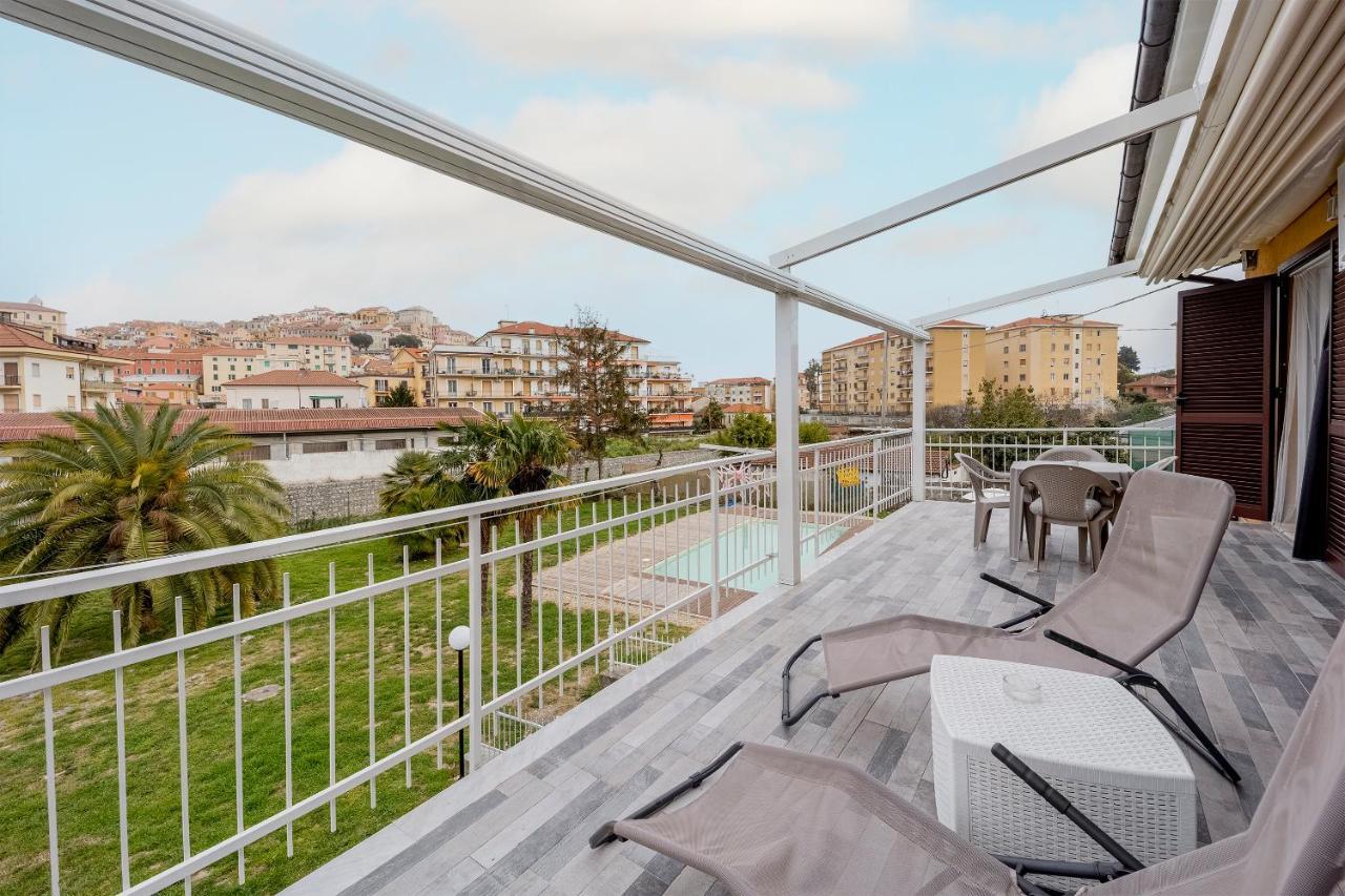 Il Gattino Di Porto - Apt 5 - Bilocale Terrazzo Piscina Imperia Extérieur photo